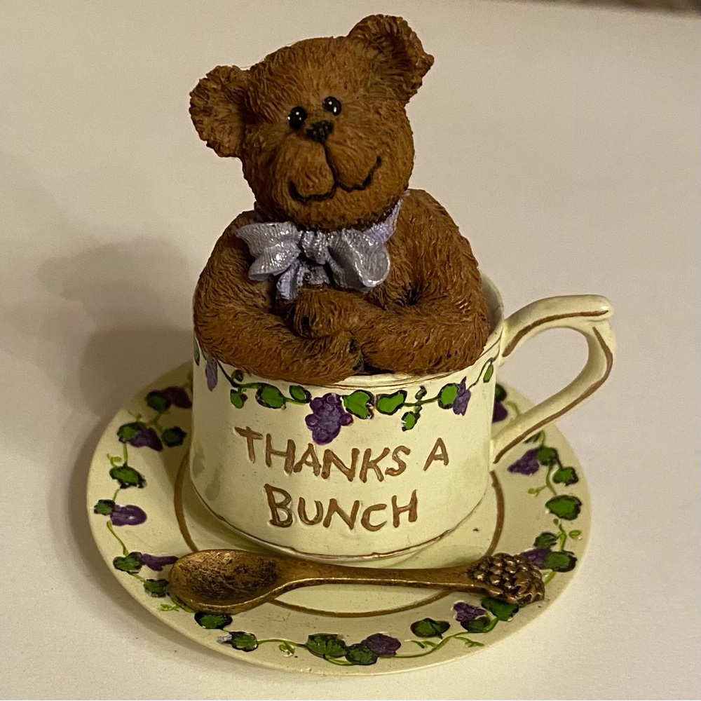Vintage figurine, Gracie Teabearie, 2003, teddy bear in a tea cup, grape, estate